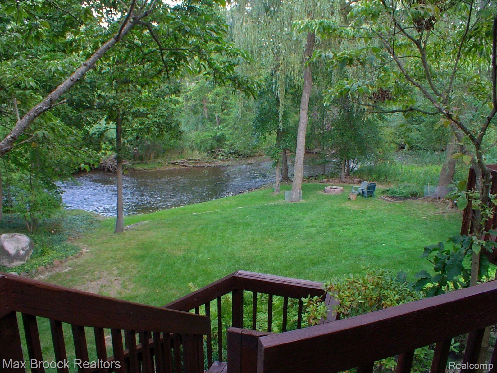 3114 Quail Ridge Circle Rochester, MI 48309 - Photo 15 of 51 View of yard from lower deck