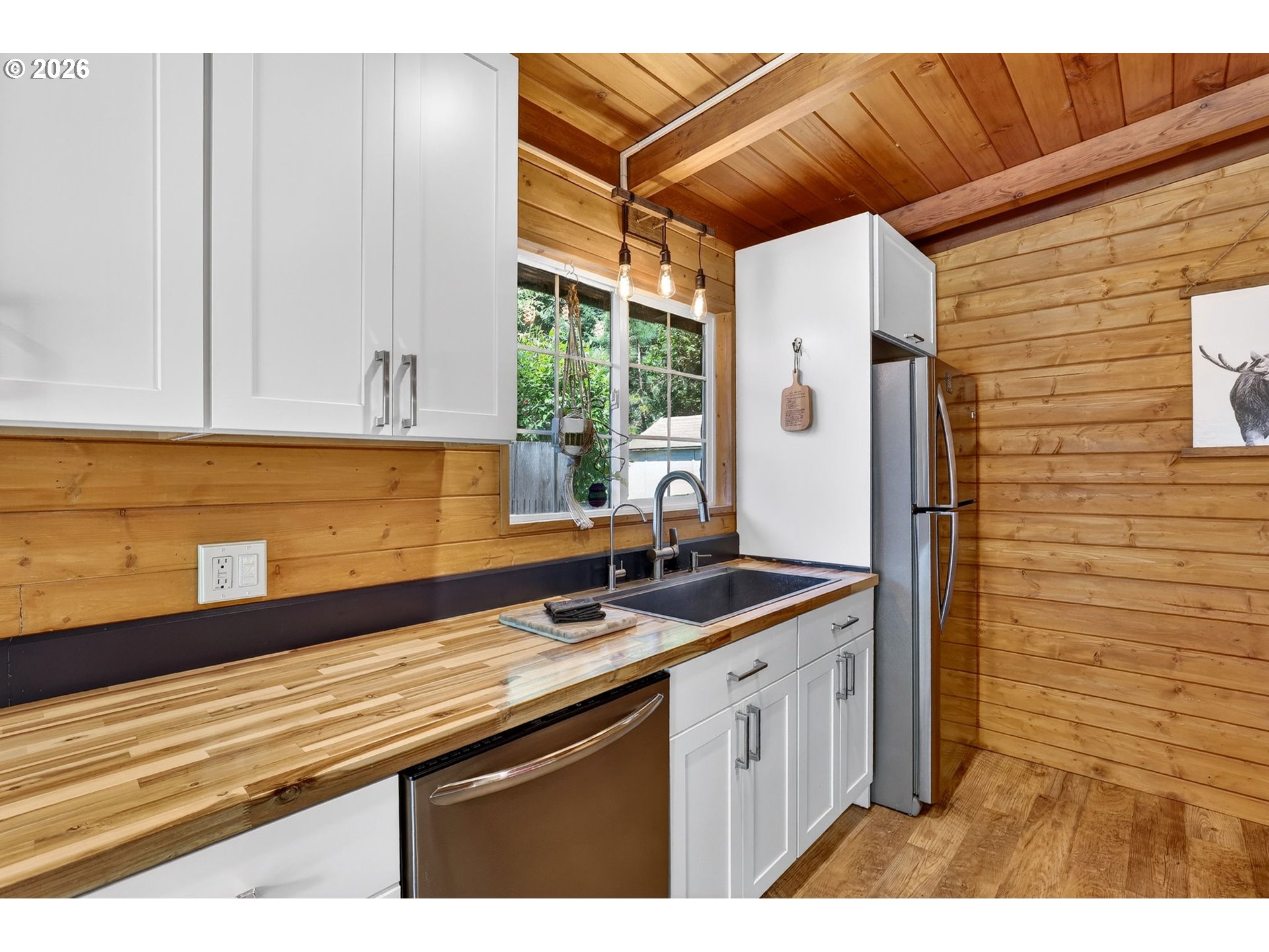 28803 Southeast Woods Road Eagle Creek, OR 97022 - Photo 17 of 48 Kitchen