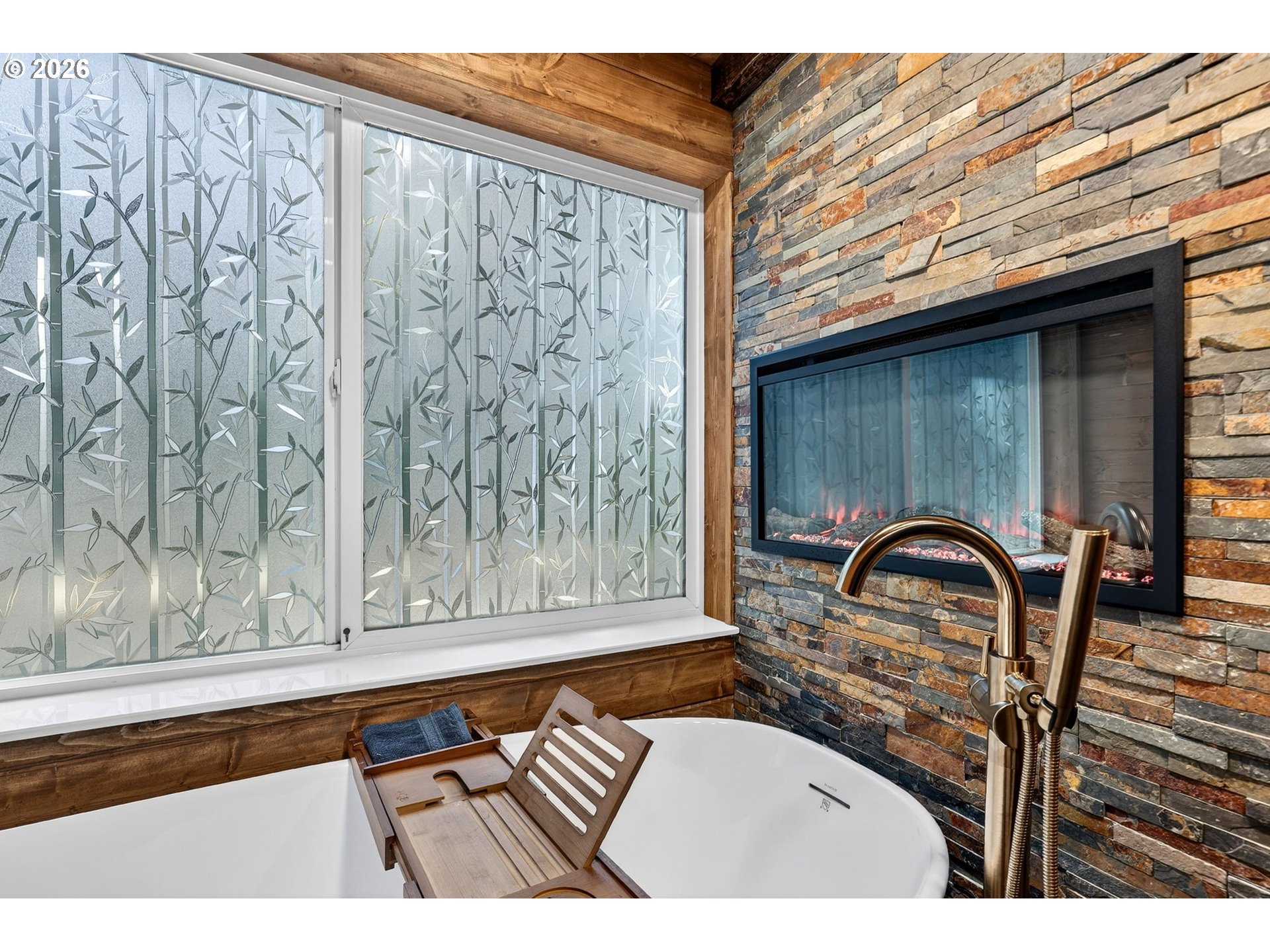 28803 Southeast Woods Road Eagle Creek, OR 97022 - Photo 23 of 48 En Suite Bathroom