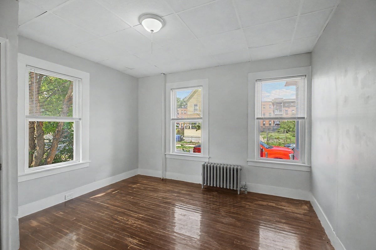 81 Adams Street Springfield, MA 01105 - Photo 5 of 42 Gallery Image 5