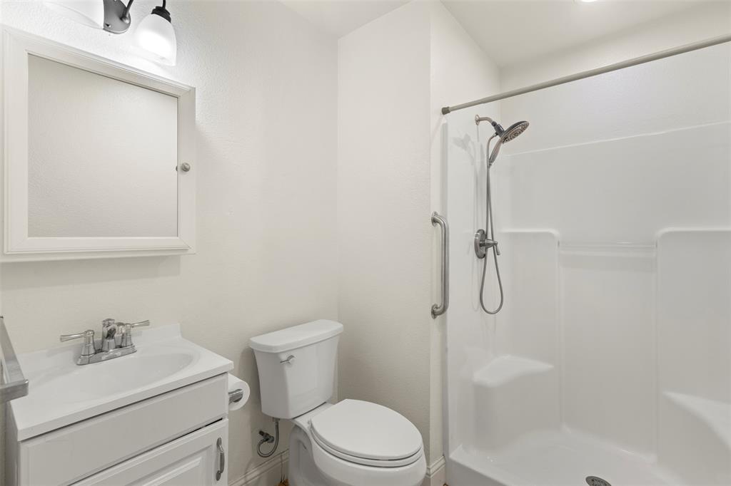 11292 Berkeley Hall Lane Frisco, TX 75033 - Photo 13 of 33