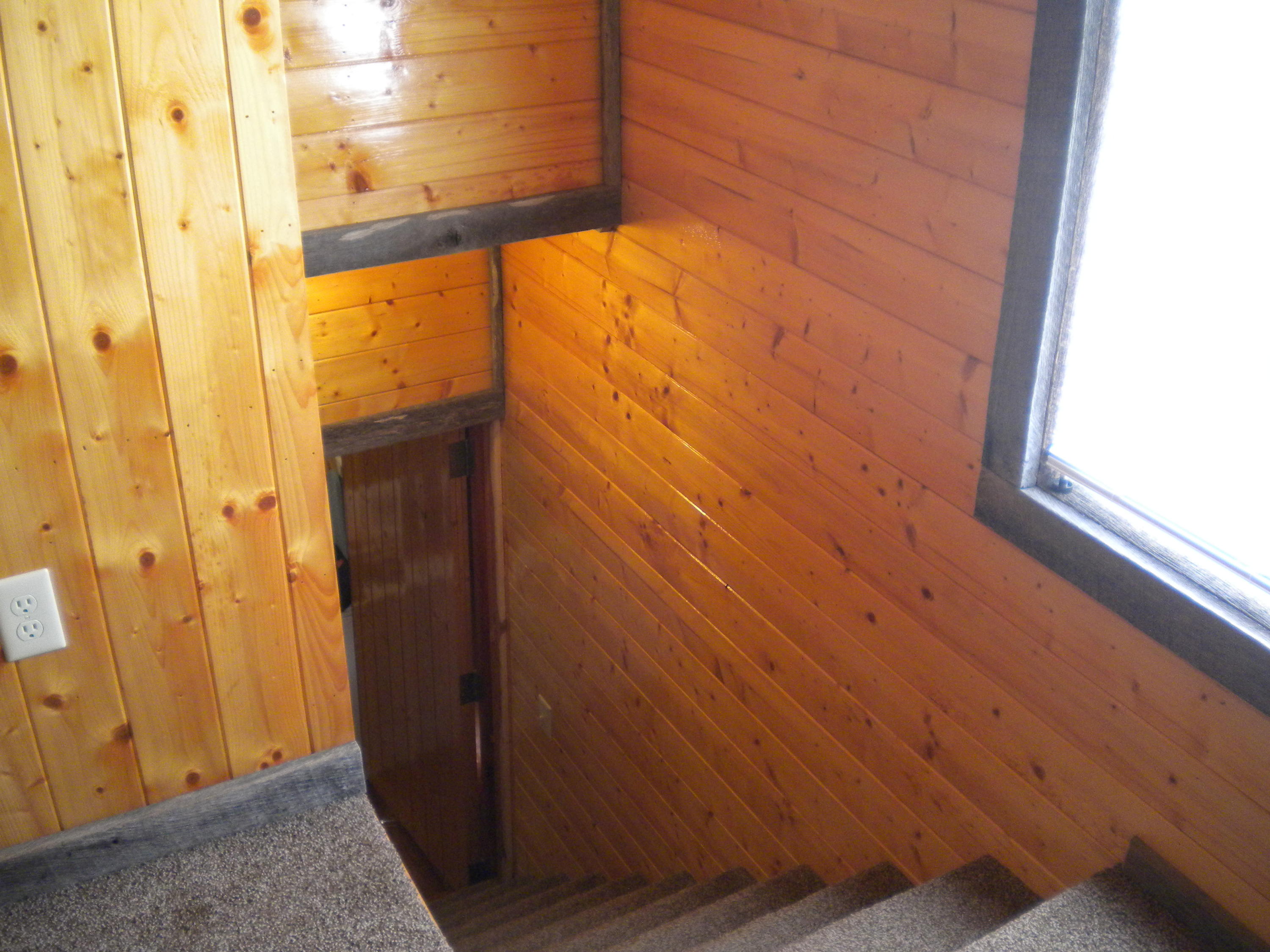 15471 Knights Bridge Road Abingdon, VA 24210 - Photo 14 of 22 stairway