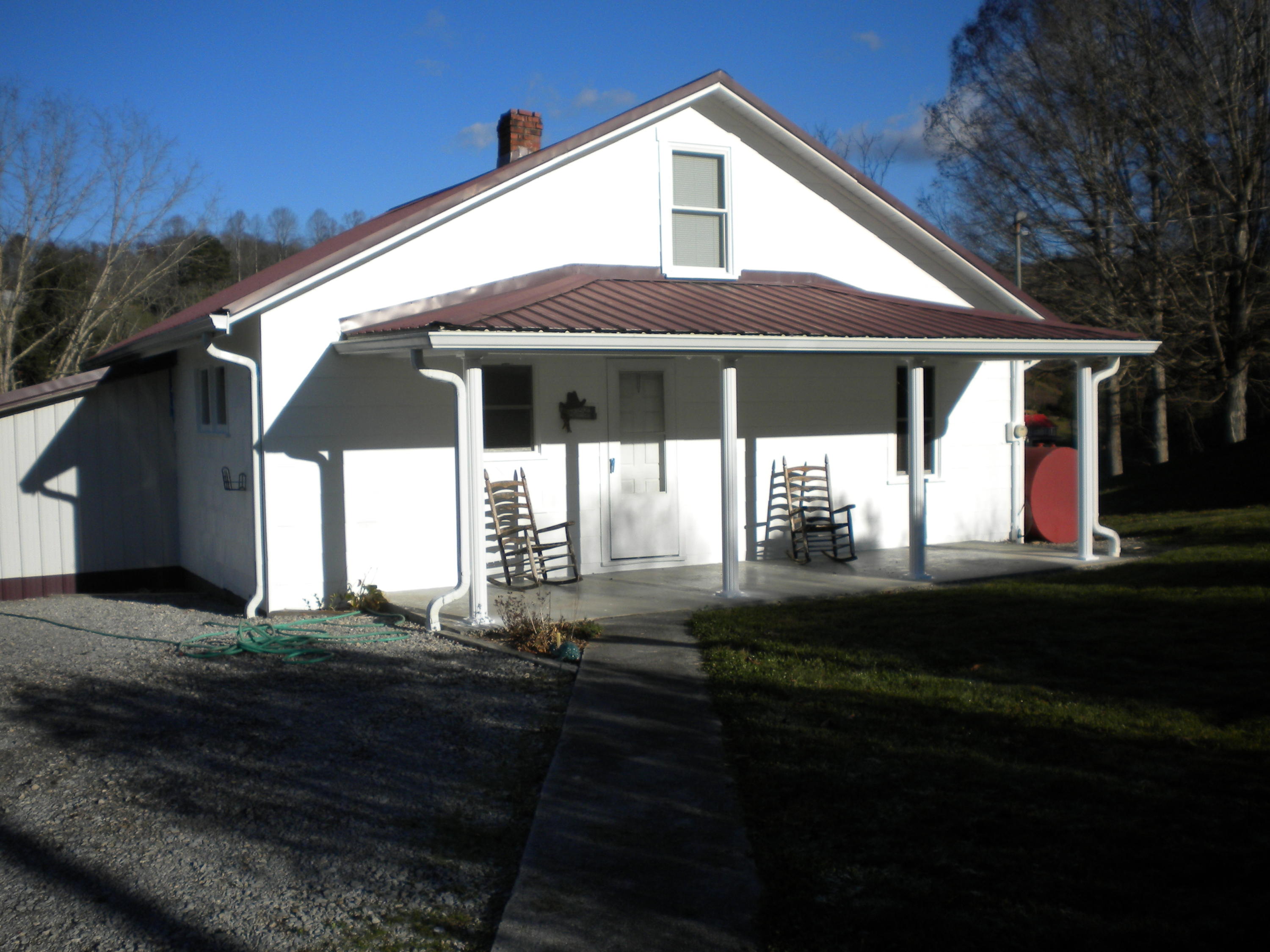15471 Knights Bridge Road Abingdon, VA 24210 - Photo 3 of 22 back porch 2