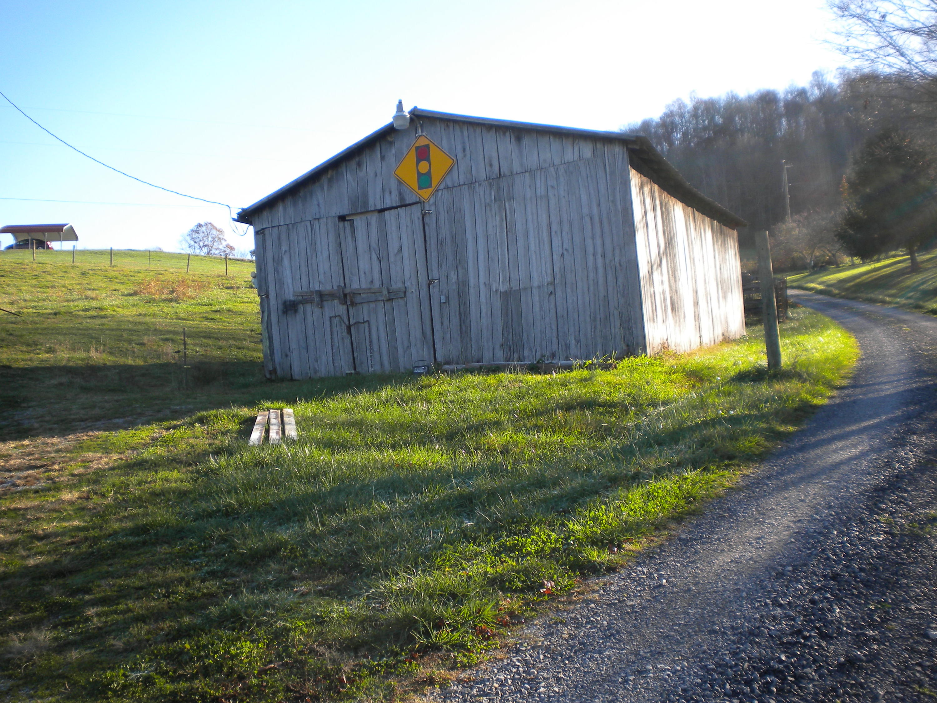15471 Knights Bridge Road Abingdon, VA 24210 - Photo 6 of 22 main barn