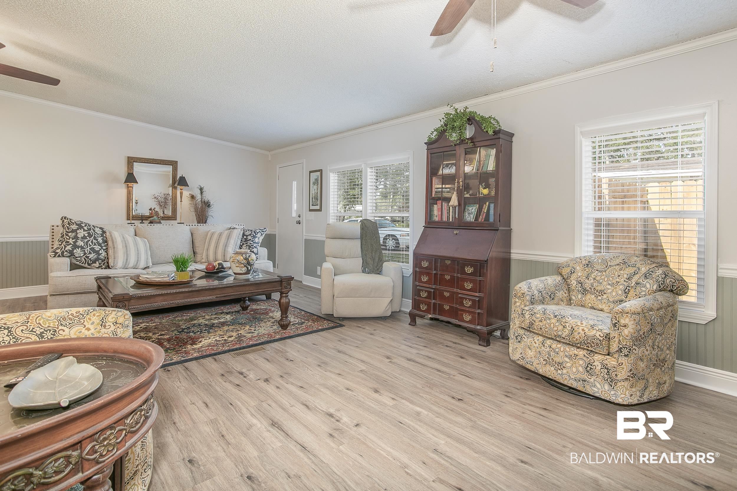 1652 Del Rey Drive Lillian, AL 36549 - Photo 15 of 50 Living Room