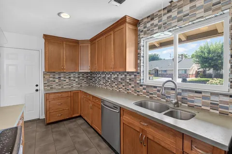 $415,000 | 1401 Wyant Way, Sacramento, CA 95864