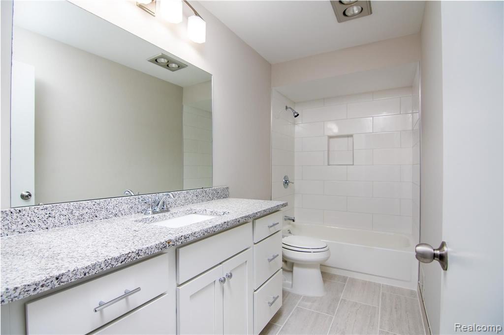29666 Pine Ridge Circle Farmington Hills, MI 48331 - Photo 11 of 19