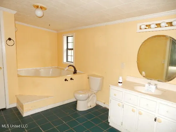 $80,000 | 75 L G Collins Road, State Line, MS 39362