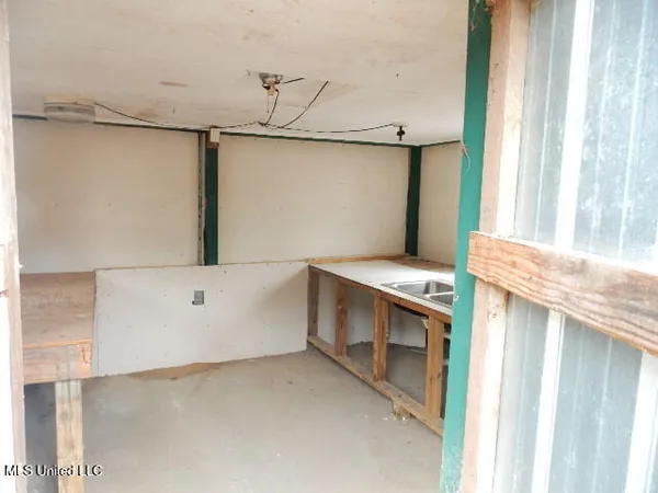 $80,000 | 75 L G Collins Road, State Line, MS 39362