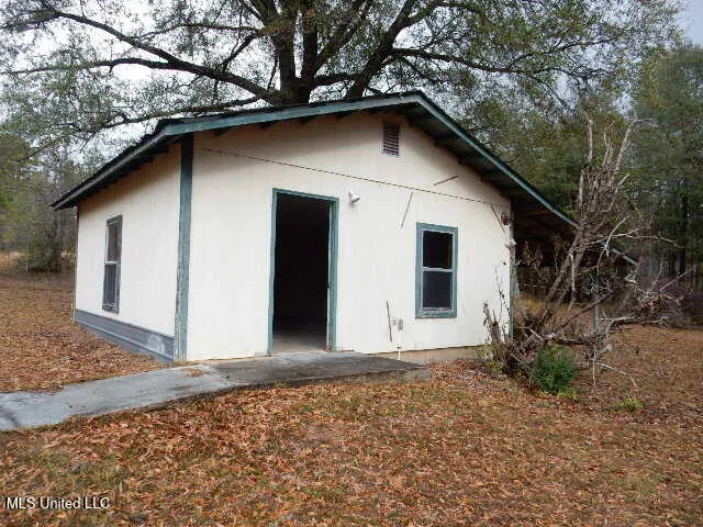 $100,000 | 75 L G Collins Road, State Line, MS 39362