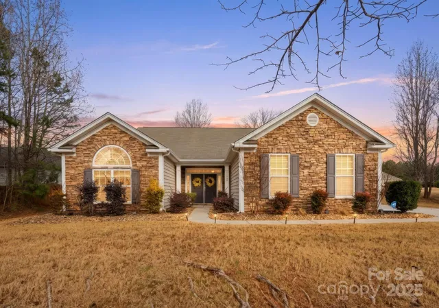 $600,000 | 11624 Dunham Drive, Matthews, NC 28105