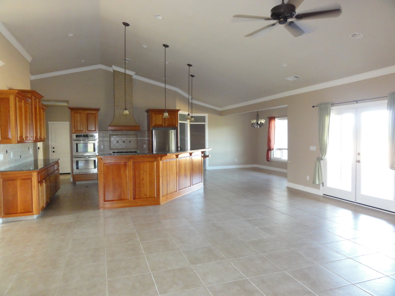 5555 Monte Vista Road Anderson, CA 96007 - Photo 16 of 19 Great Room