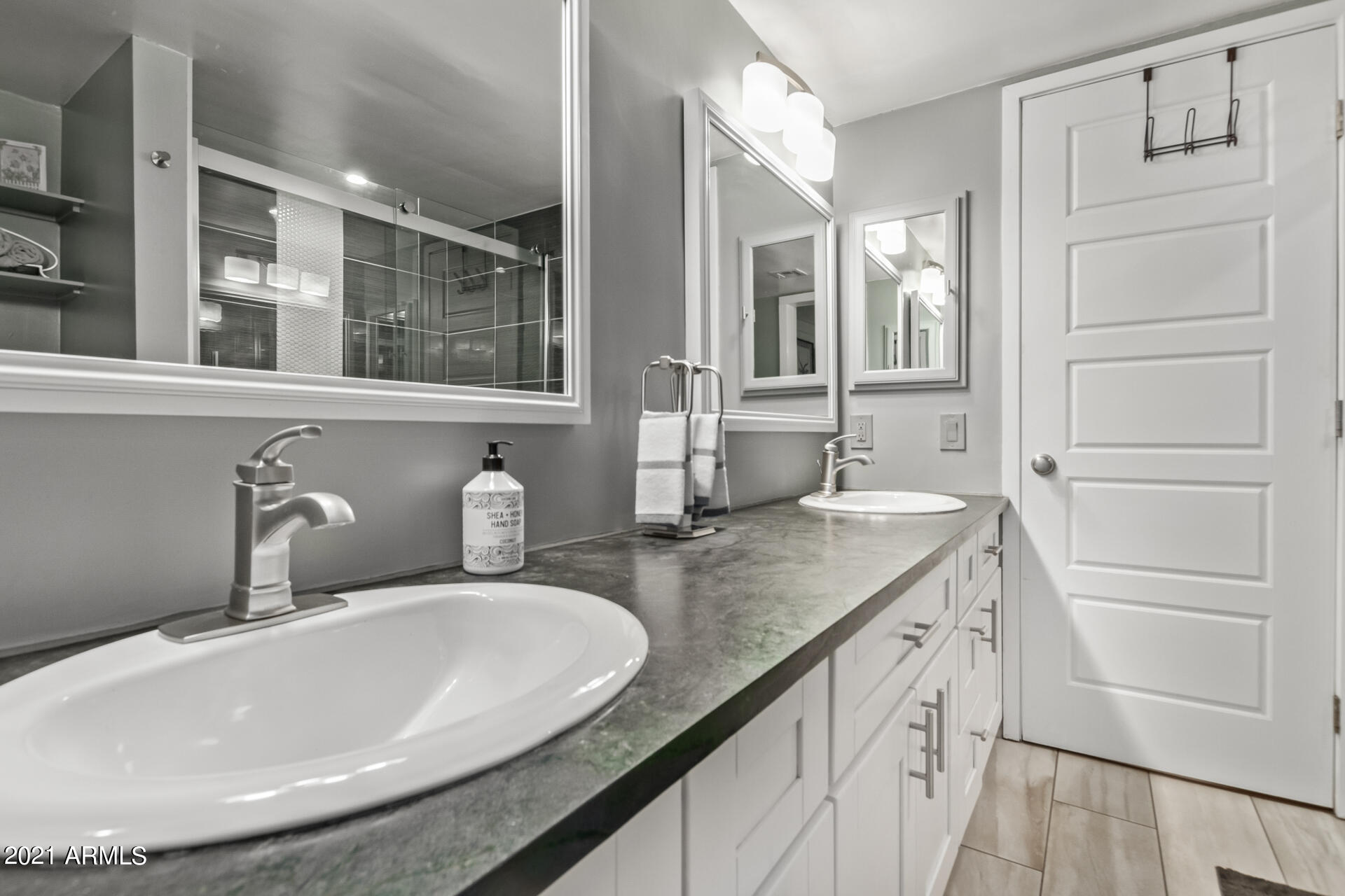 4032 East Charter Oak Road Phoenix, AZ 85032 - Photo 16 of 29 16 - Charter Oak