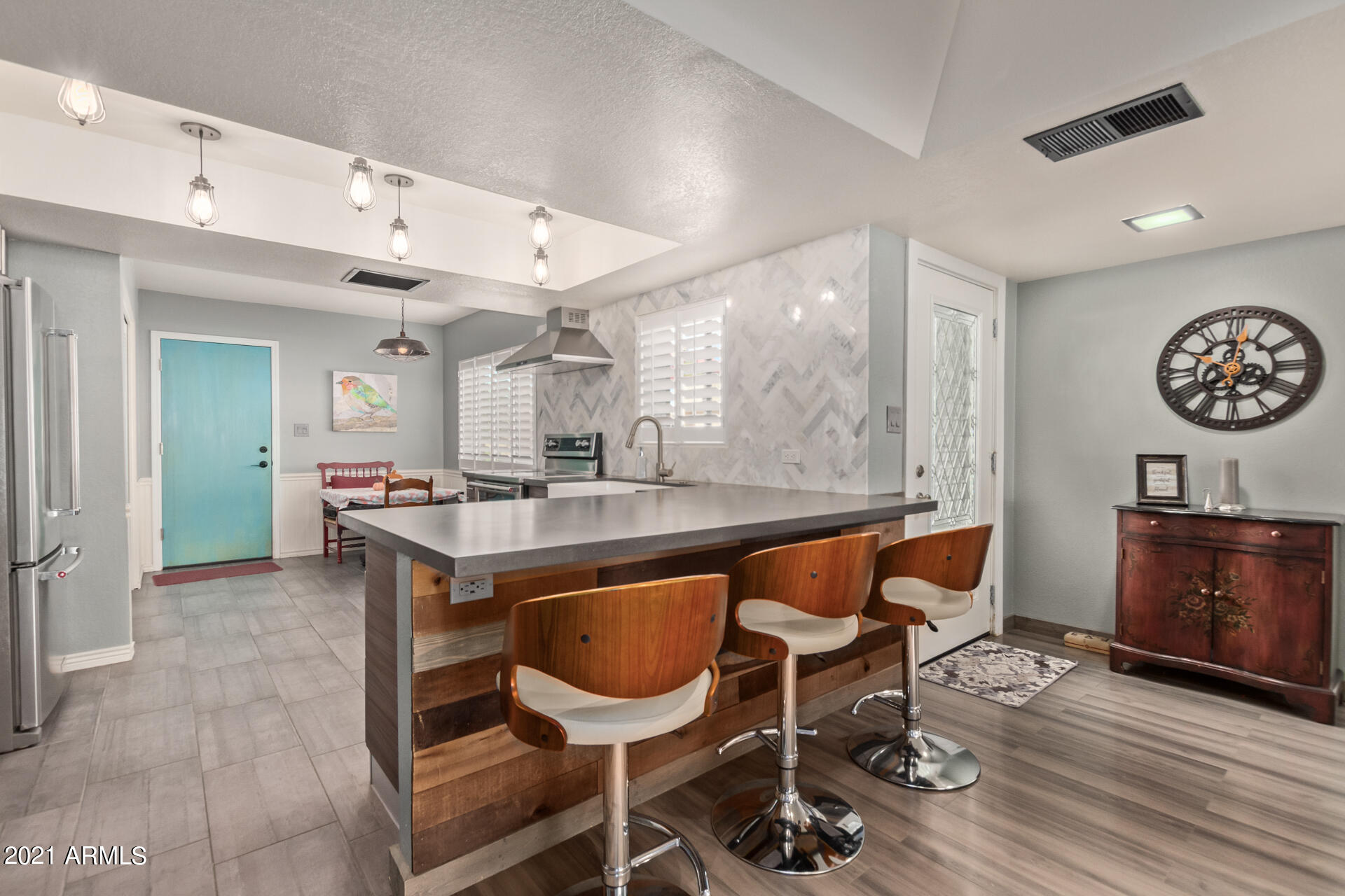 4032 East Charter Oak Road Phoenix, AZ 85032 - Photo 9 of 29 10 - Charter Oak