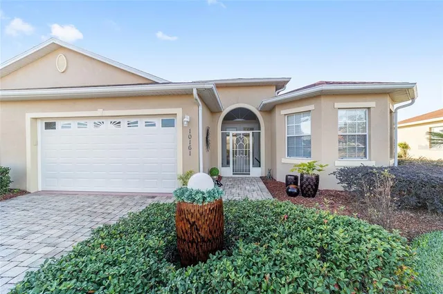 $318,900 | 10161 Mainsail Drive, Oxford, FL 34484