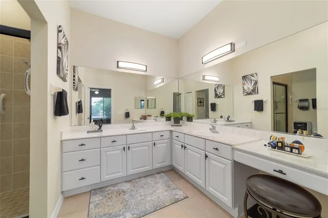 $318,900 | 10161 Mainsail Drive, Oxford, FL 34484