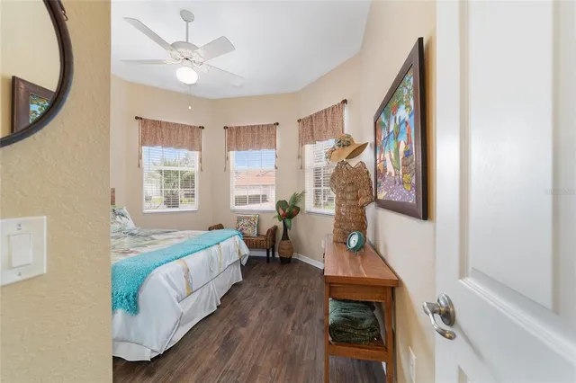 $318,900 | 10161 Mainsail Drive, Oxford, FL 34484