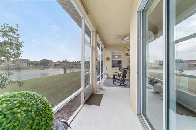 $318,900 | 10161 Mainsail Drive, Oxford, FL 34484