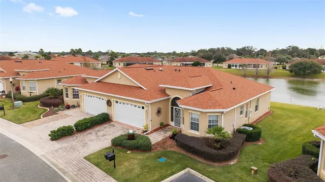 $318,900 | 10161 Mainsail Drive, Oxford, FL 34484