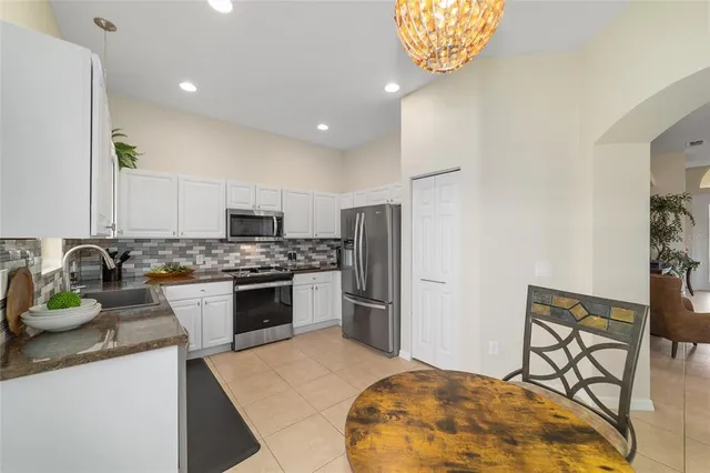 $318,900 | 10161 Mainsail Drive, Oxford, FL 34484