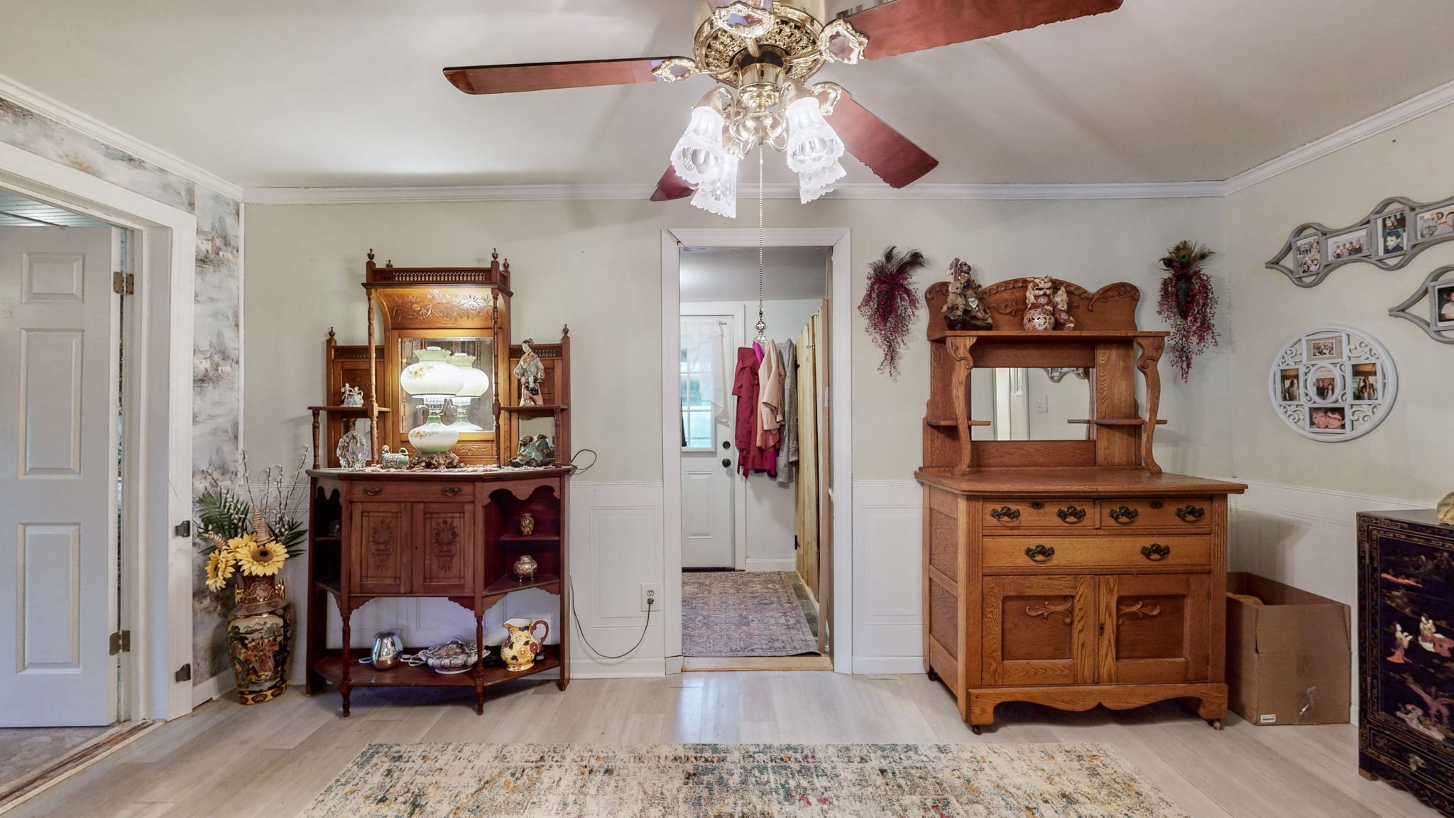 407 Villa Street Murfreesboro, TN 37129 - Photo 9 of 33 a view of a livingroom with furniture and a chandelier