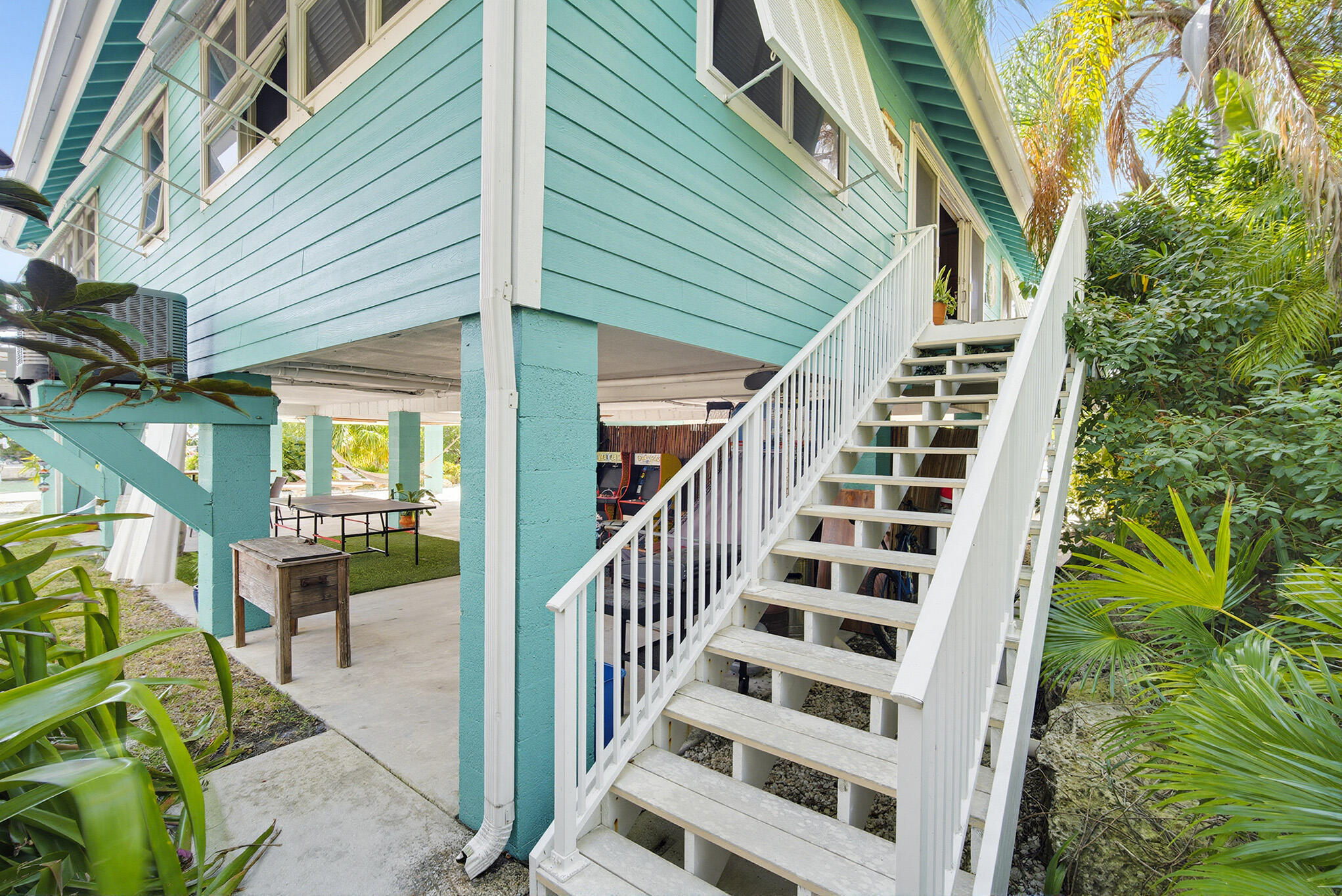16640 Cypress Road Sugarloaf, FL 33042 - Photo 26 of 86 Front stairs