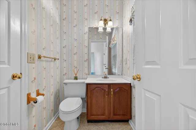 $703,500 | 120 Darroch Road, Bethlehem, NY 12054