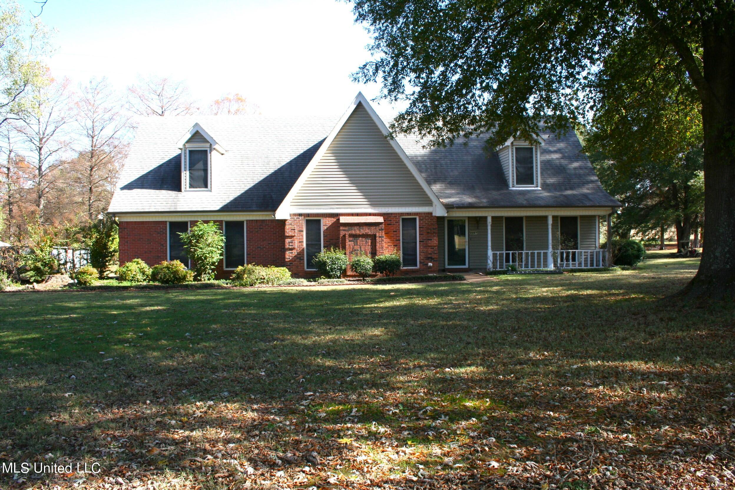 2287 Country Club Road Senatobia, MS 38668 - Photo 1 of 27 2287 Counrty Club Road