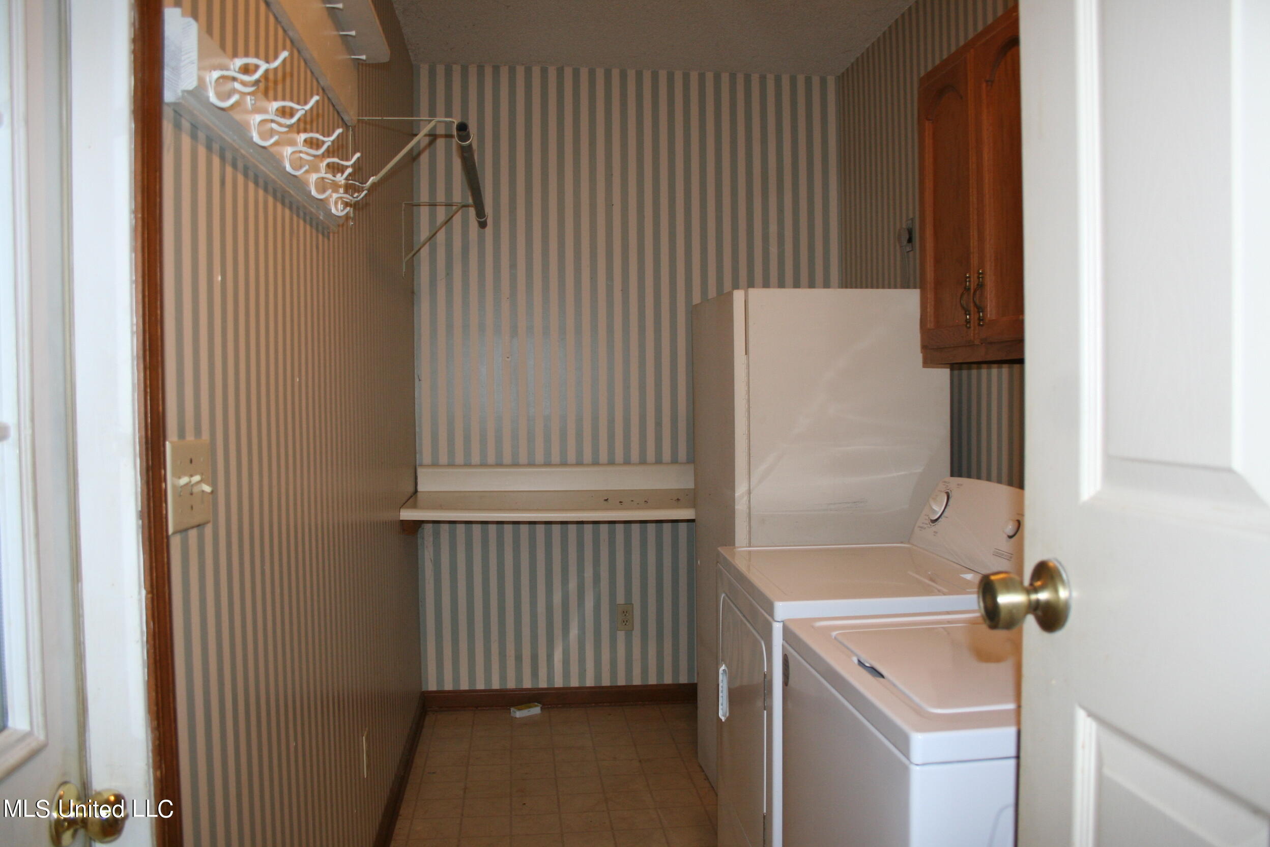2287 Country Club Road Senatobia, MS 38668 - Photo 11 of 27 IMG_8804
