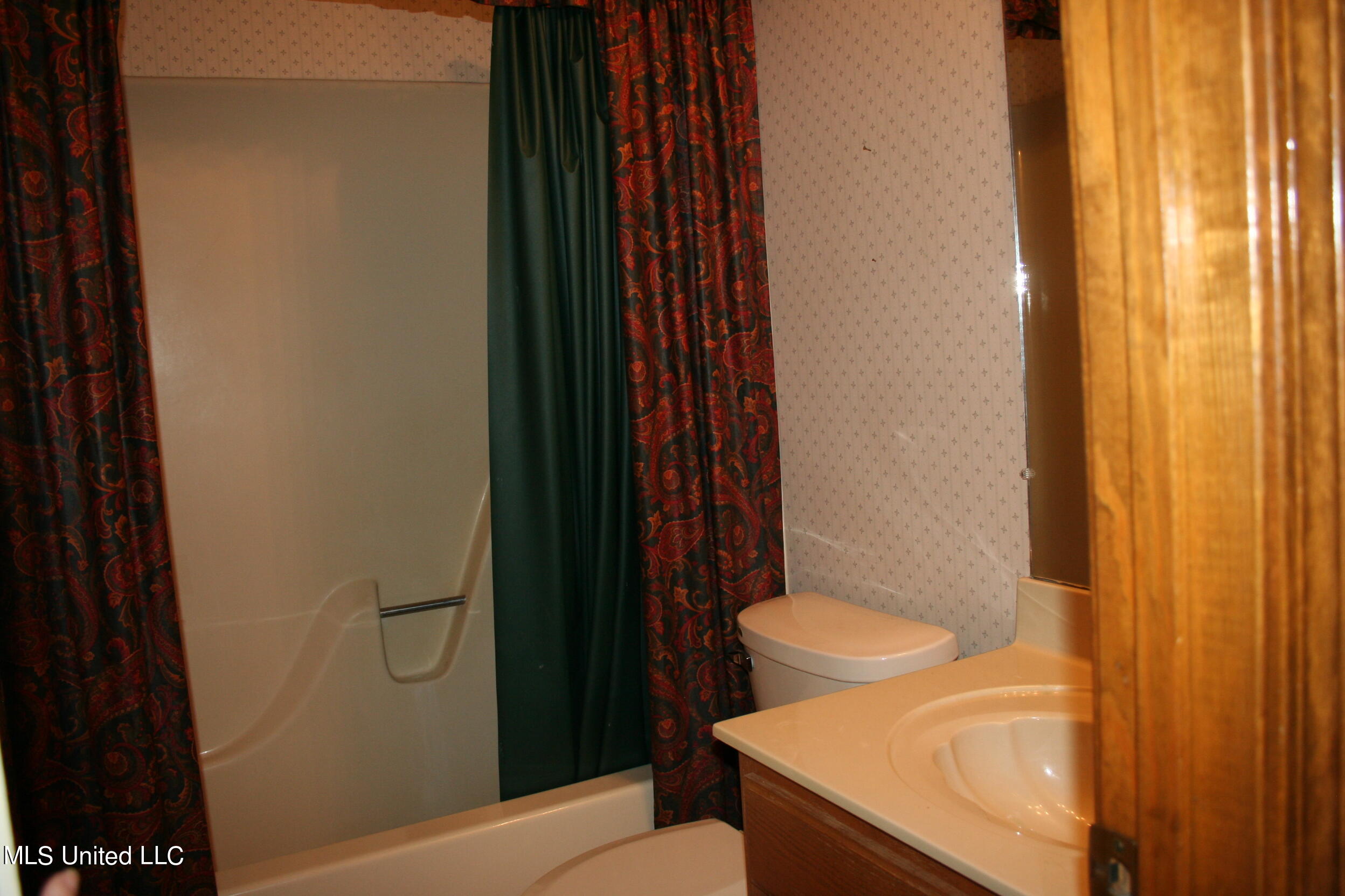 2287 Country Club Road Senatobia, MS 38668 - Photo 23 of 27 IMG_8814