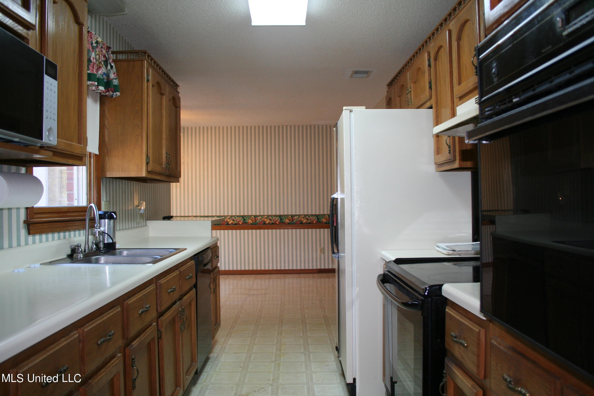 2287 Country Club Road Senatobia, MS 38668 - Photo 8 of 27 IMG_8805