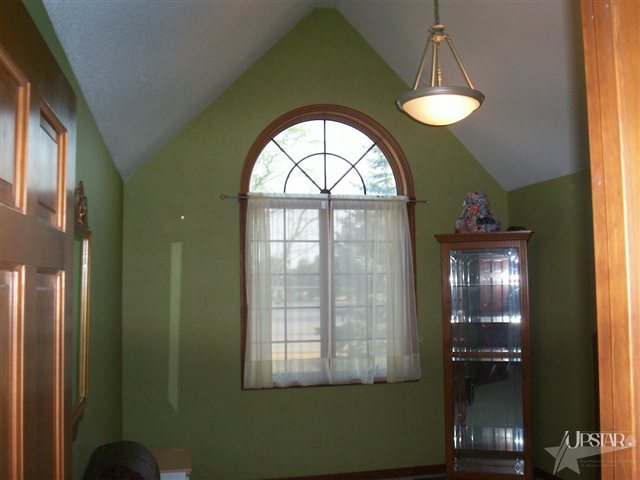 300 Morningstar Road Auburn, IN 46706 - Photo 17 of 29 Gallery Image 17