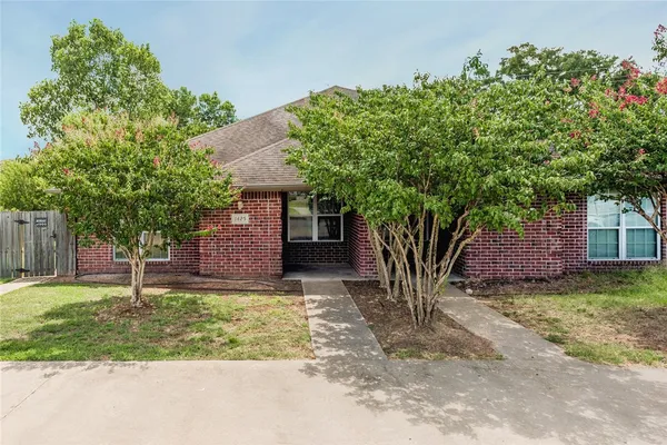 $399,900 | 1425 Western Oaks Court, Bryan, TX 77801