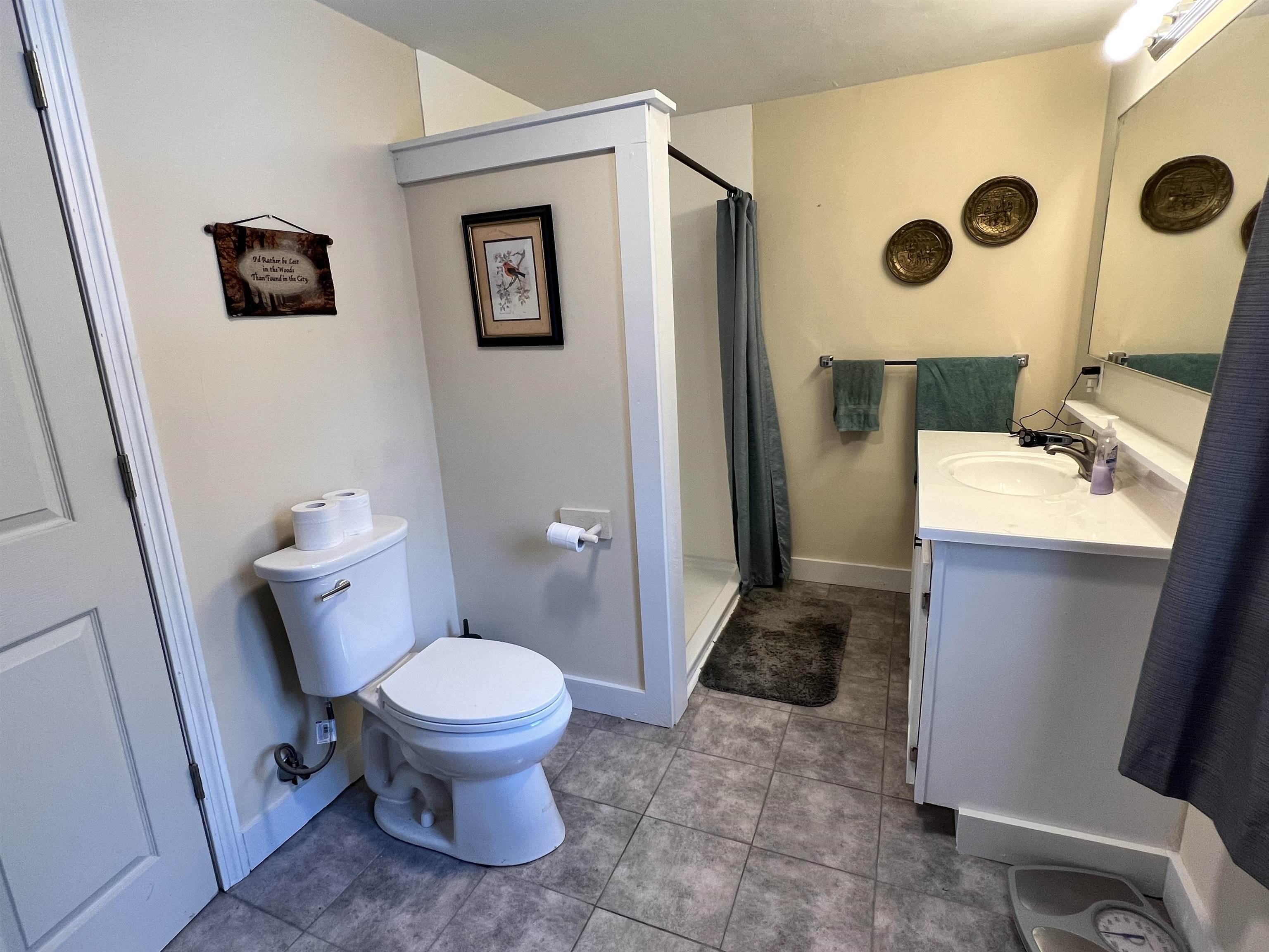 415 Bliss Road Hartford, VT 05001 - Photo 22 of 40 Gallery Image 22