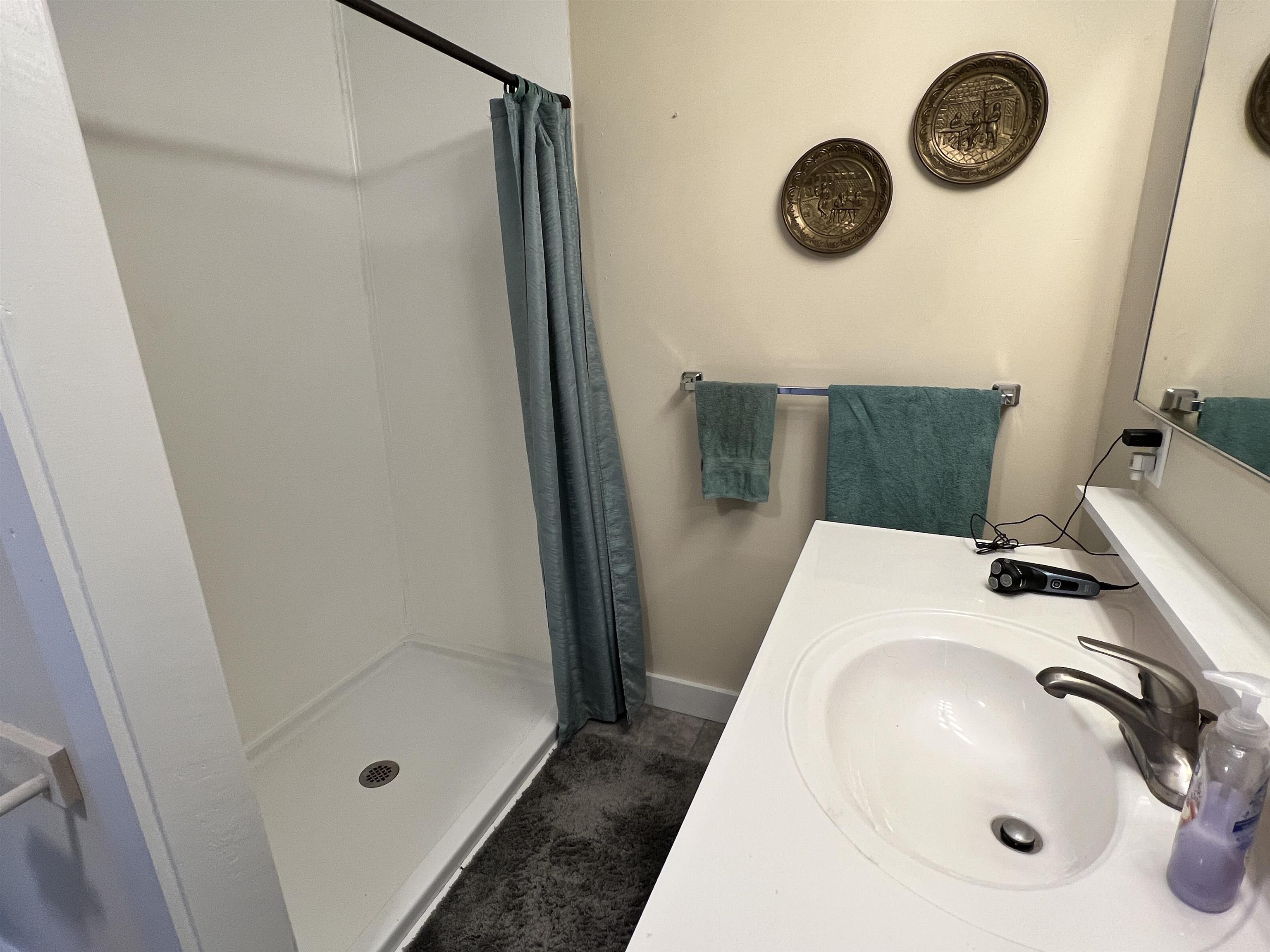 415 Bliss Road Hartford, VT 05001 - Photo 23 of 40 Gallery Image 23