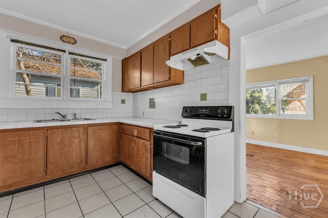 905 West 41st Street Savannah, GA 31415 - Photo 9 of 25