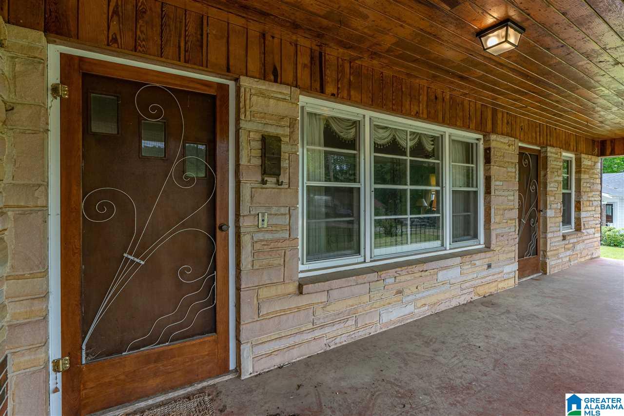205 Adams Avenue East Oneonta, AL 35121 - Photo 3 of 30