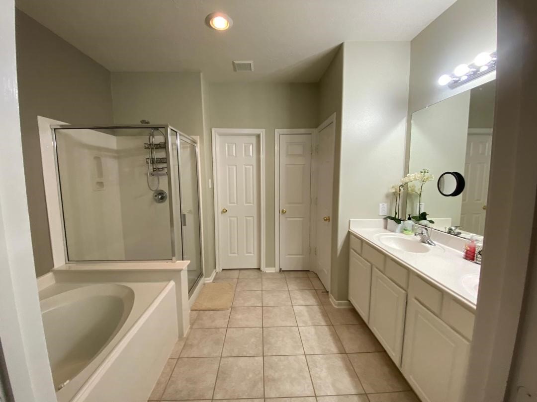 26 Baccara Place Conroe, TX 77384 - Photo 13 of 20