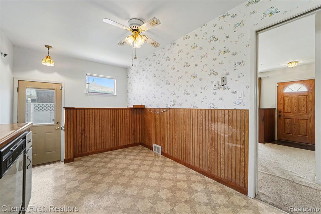 22952 Tuck Road Farmington, MI 48336 - Photo 10 of 29 Gallery Image 10