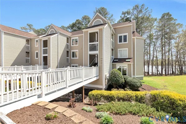 $289,950 | 102 Water Pointe Court, Midlothian, VA 23112