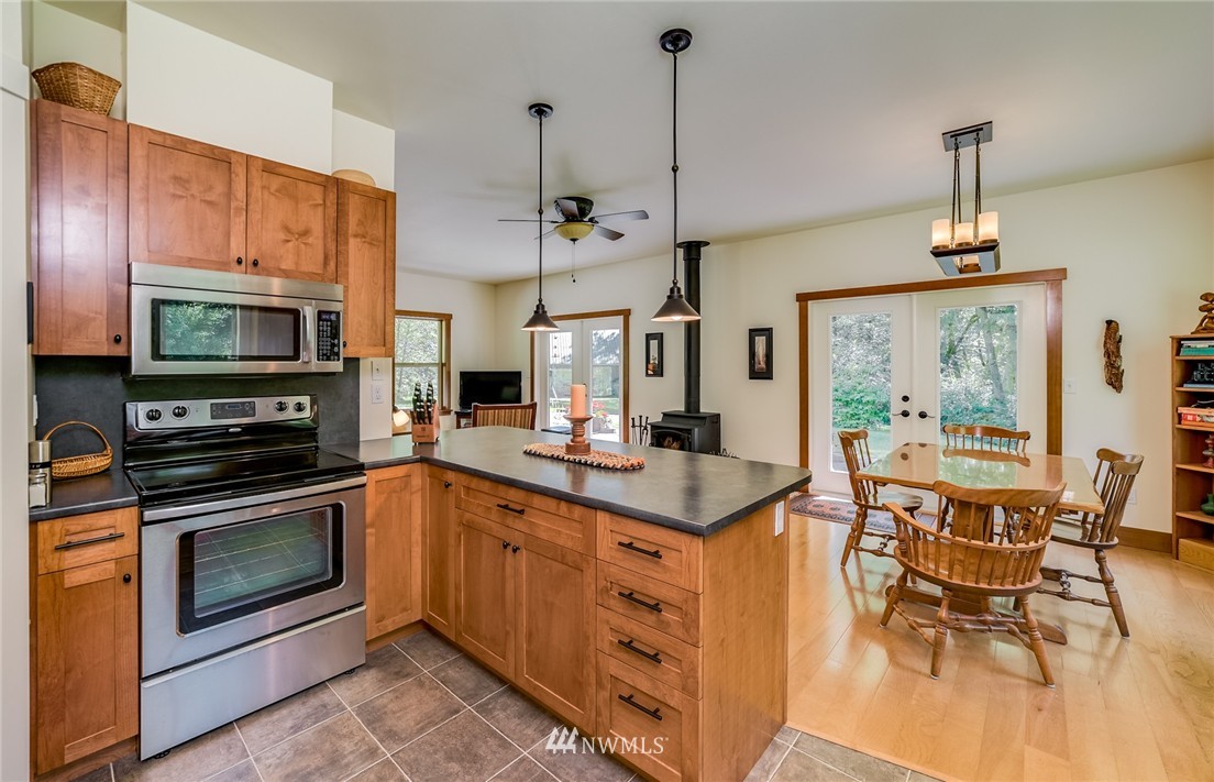 7160 Valley View Road Ferndale, WA 98248 - Photo 4 of 23