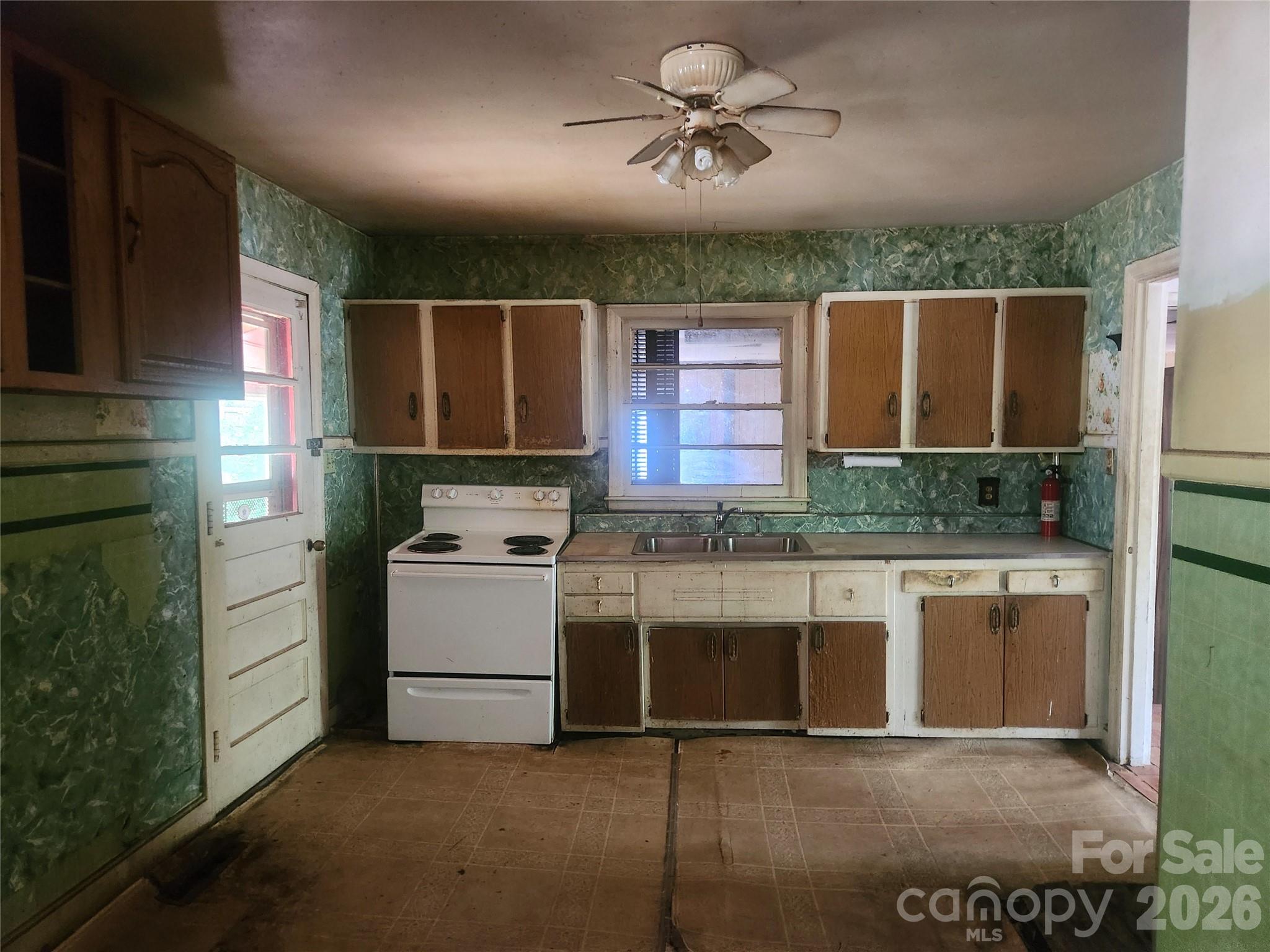 208 London Road Asheville, NC 28803 - Photo 7 of 10