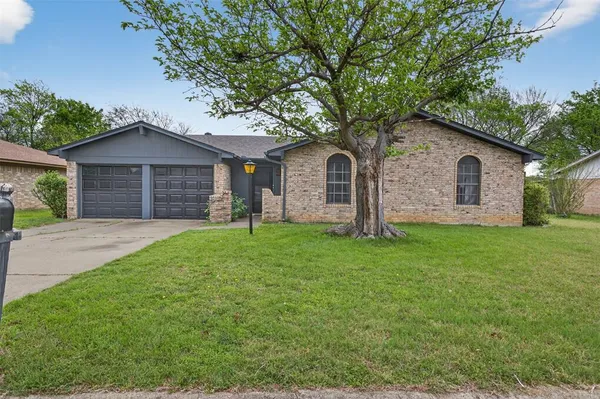 $249,900 | 6913 Gettysburg Drive, Forest Hill, TX 76140