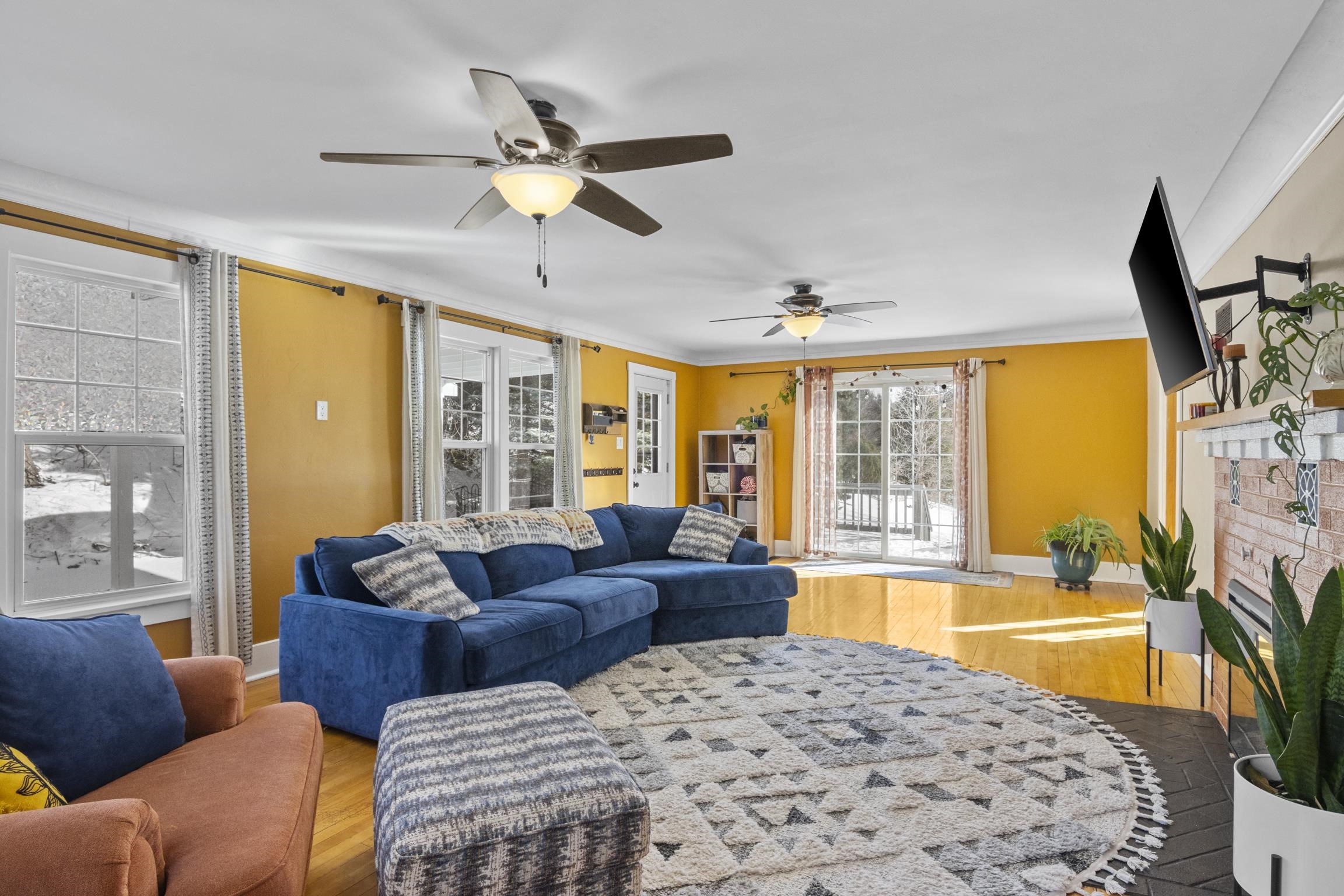 1460 Smith Road Traverse City, MI 49696 - Photo 7 of 54 1931678-7f20fe5c-8cd7-4ebd-b25b-083902ebce07.JPG