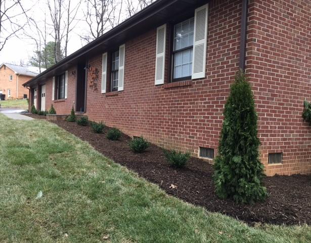 2051 Ruritan Road Roanoke, VA 24012 - Photo 2 of 19 Fresh Landscape