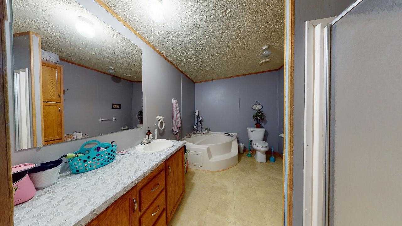 7454 West Maple Grove Road Lake, MI 48632 - Photo 12 of 30 1906739-11.JPG