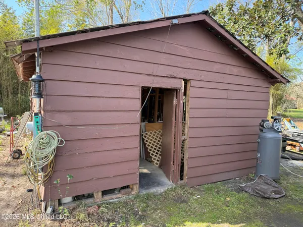 $170,000 | 907 Grand Avenue, Leakesville, MS 39451