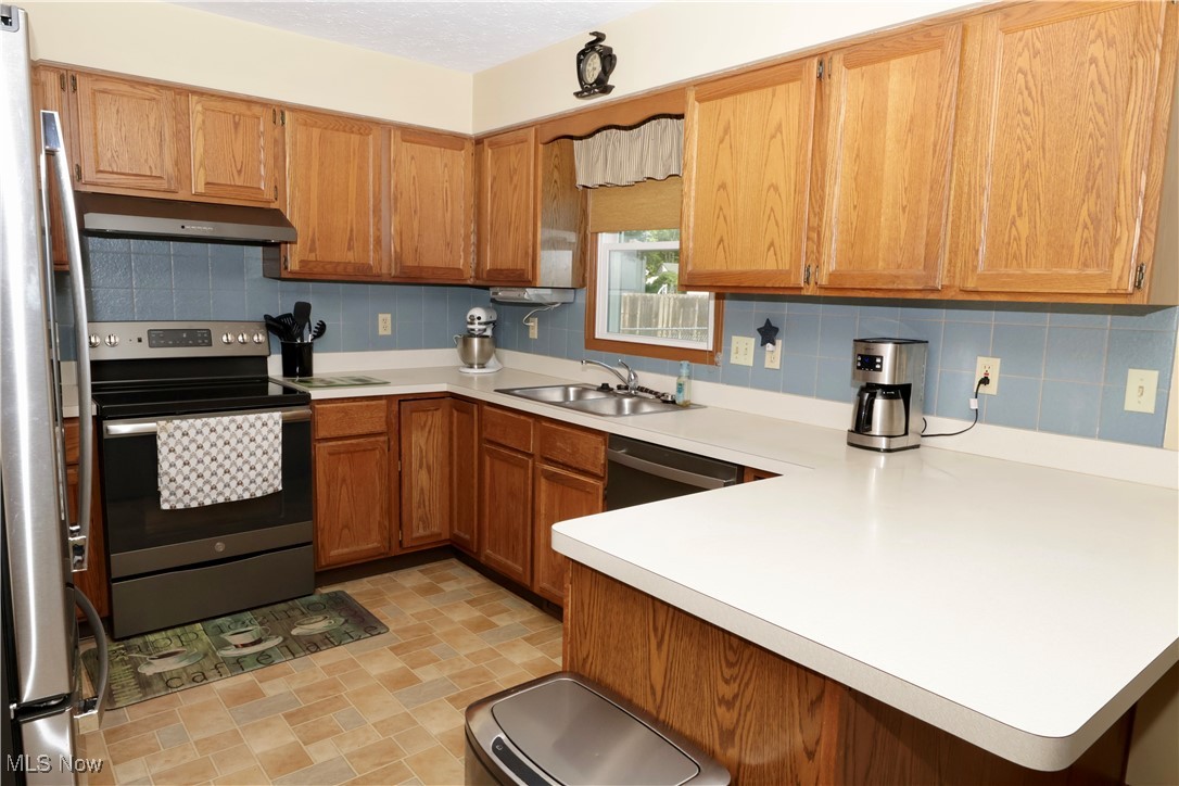 781 Harris Road Sheffield Lake, OH 44054 - Photo 7 of 31 Gallery Image 7