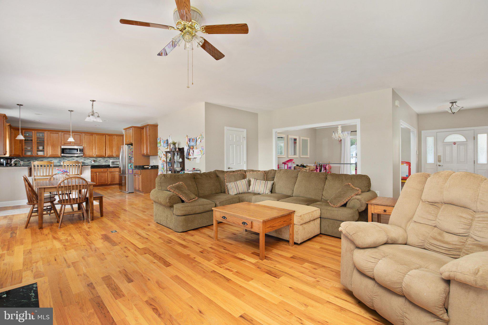 516 Zepp Road Maurertown, VA 22644 - Photo 11 of 63 Living Room