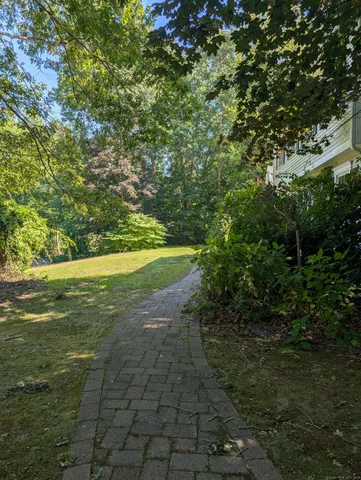 a view of an outdoor space